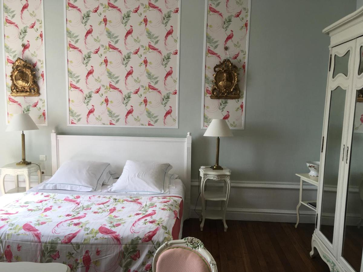 Bed & Breakfast Chateau De La Chabroulie 3*
