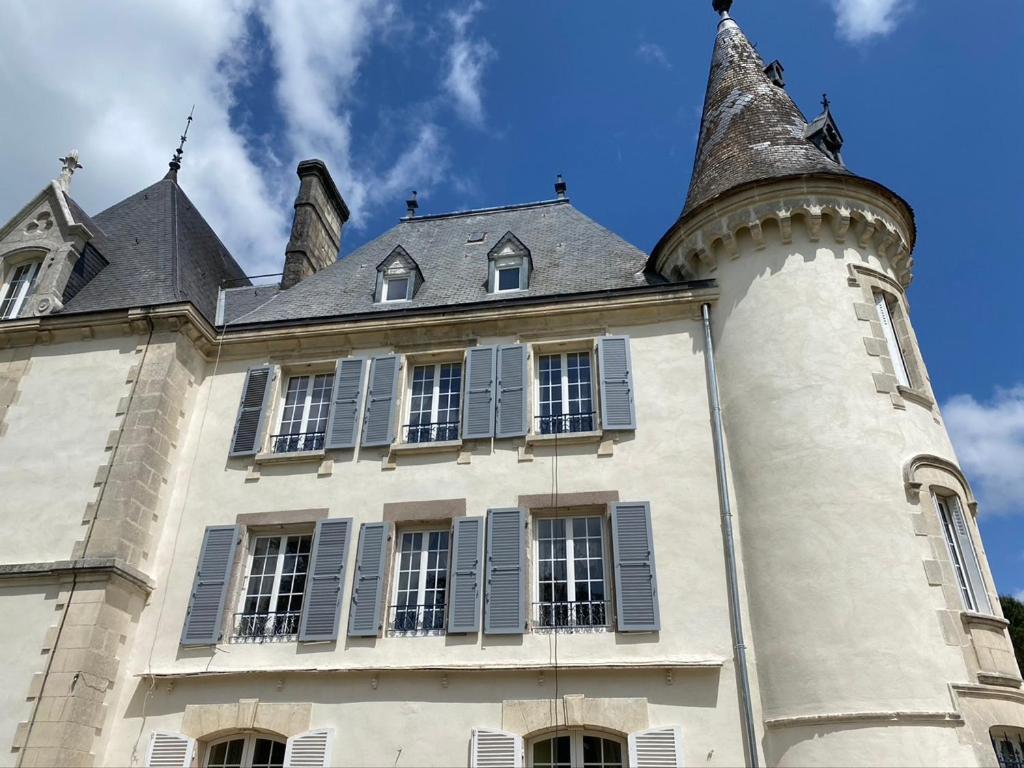 Chateau De La Chabroulie Bed & Breakfast Isle